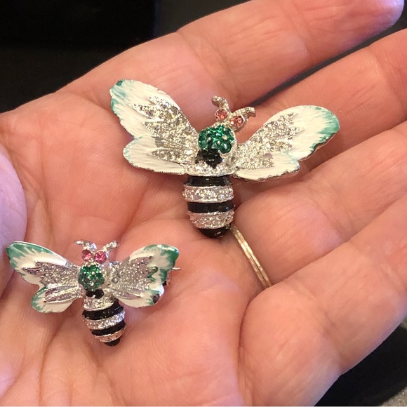 Vintage bees / wasps pins brooch set of 2, silver & teal.  Mom and baby - Picture 2 of 9
